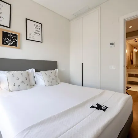 Chiado Mercy | Apartamento *