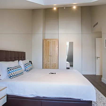 Chiado Mercy | Apartamento *