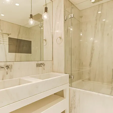 Chiado Mercy |